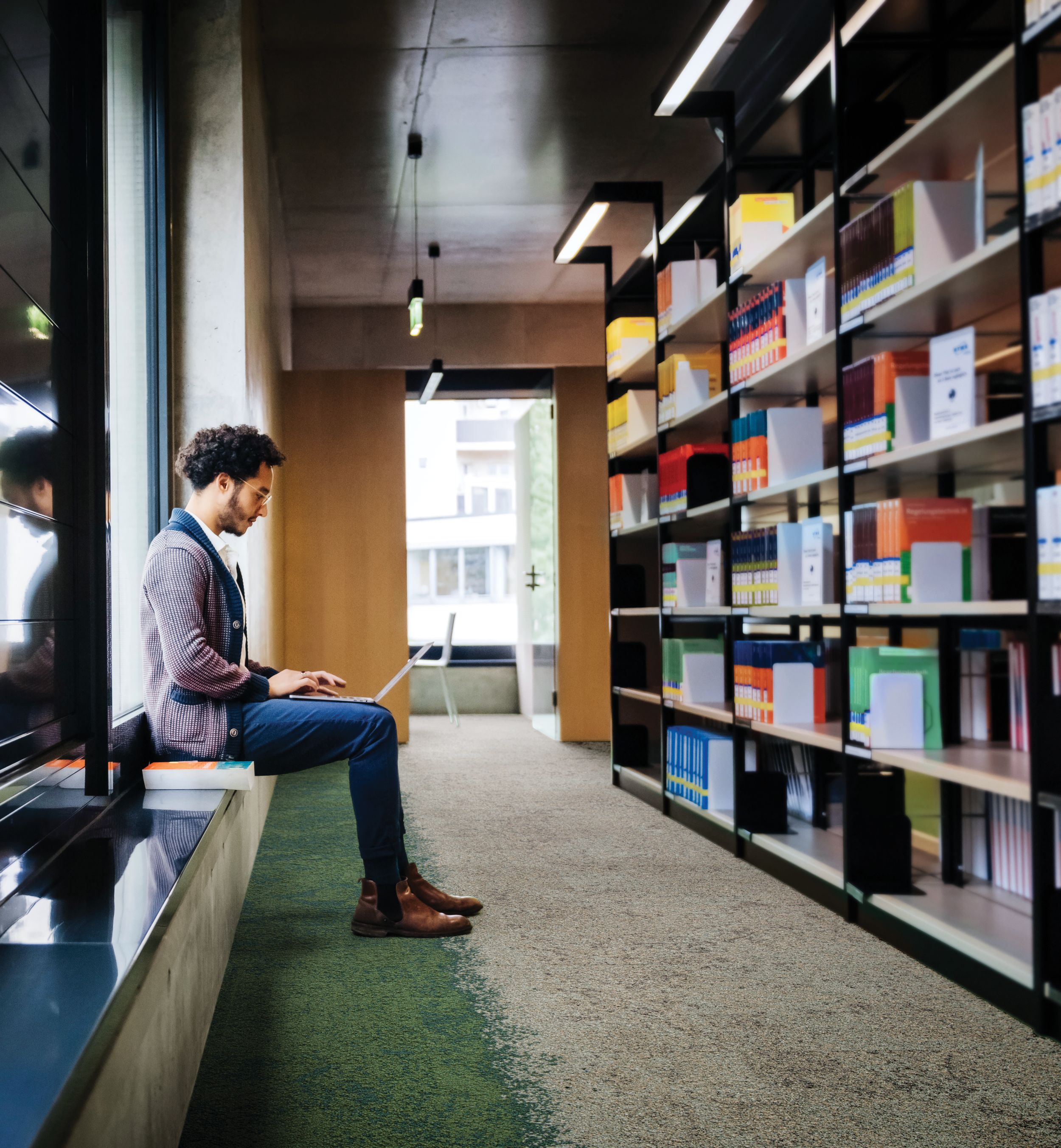 image Interface UR101, UR102 and UR103 carpet tile in filing area with bench numéro 1